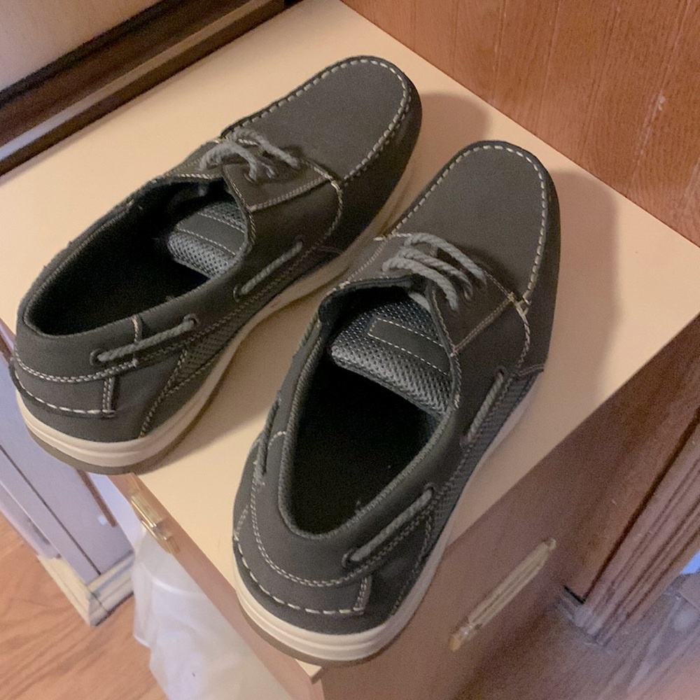 Navy size 11W boat shoes